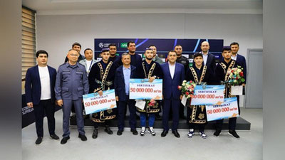 Изрображение 'Хоким Ферганской области вручил по 50 млн сумов футболистам олимпийской сборной'