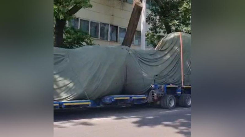'Собиқ МХХ биноси ҳудудидаги дарахтлар кесиб, яширинча олиб кетилди(видео)'ning rasmi