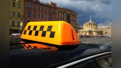 Изрображение 'В России предложили запретить мигрантам работать таксистами по всей стране'