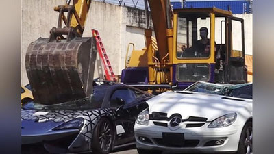 Изрображение 'На Филиппинах устроили публичную "казнь" дорогих автомобилей (видео)'