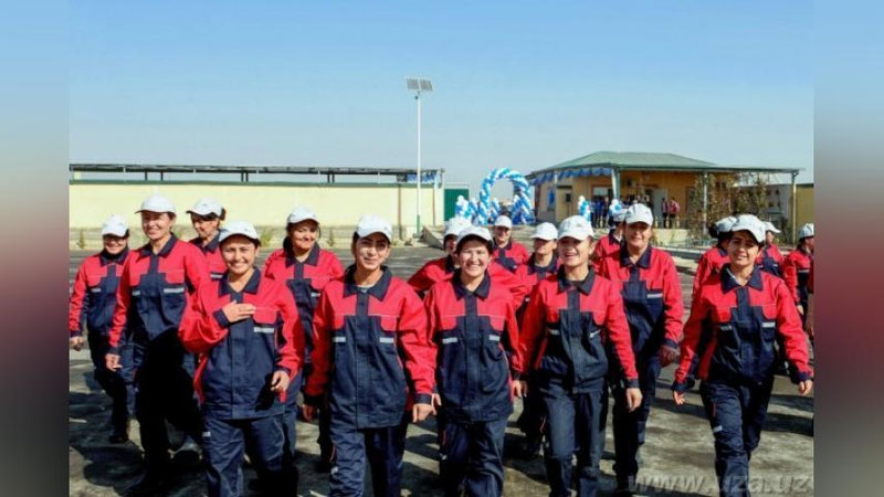 '300 GA YaQIN IShSIZ ISh BILAN TA`MINLANDI'ning rasmi