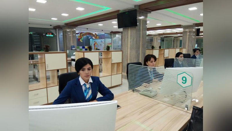 'Buxoroda davlat xizmatlari markazi ochildi: elektron kutubxona, bepul WiFi va robot...'ning rasmi