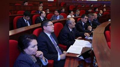 'Deputatlarning jiddiy tanqidiga uchragan qonun loyihasi yangi nom bilan qabul qilindi'ning rasmi