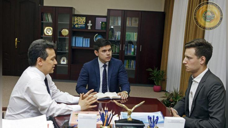 Изрображение 'БЕСПЛАТНО КОНСУЛЬТИРОВАТЬ МНО БУДЕТ ВЫПУСКНИК ЙЕЛЬСКОГО УНИВЕРСИТЕТА'