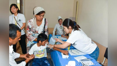 'АНДИЖОНДА ЖАНУБИЙ КОРЕЯЛИК ШИФОКОРЛАР АҲОЛИНИ ЧУҚУРЛАШТИРИЛГАН ТИББИЙ КЎРИКДАН ЎТКАЗДИ'ning rasmi