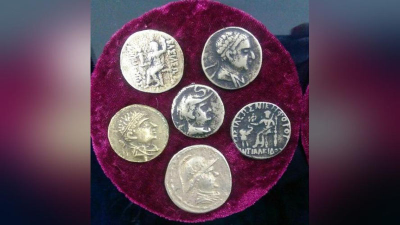 'BOJXONAChILAR TOMONIDAN UShLAB QOLINGAN TARIXIY AShYoLAR ARXEOLOGIYa MUZEYI FONDIGA TOPShIRILDI'ning rasmi