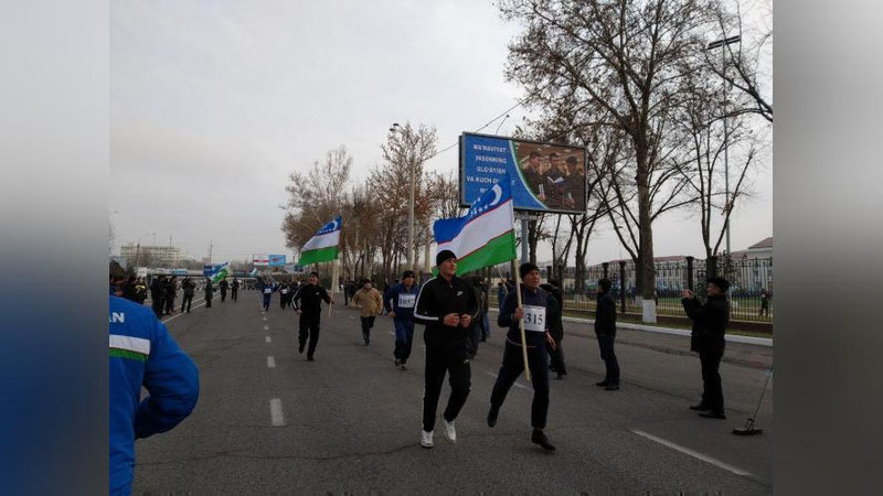 'Qurolli Kuchlari akademiyasi boshchiligida «Yarim marafon» musobaqasi o`tkazildi'ning rasmi
