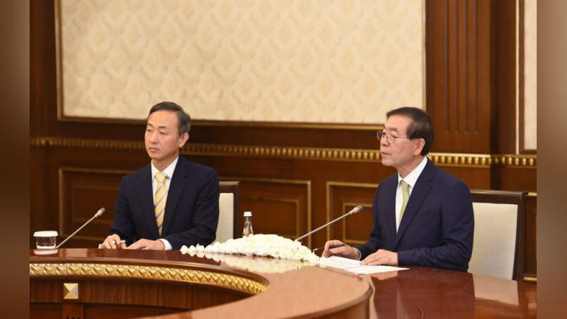 Изрображение 'ПРЕЗИДЕНТ УЗБЕКИСТАНА ПРИНЯЛ МЭРА ЮЖНОКОРЕЙСКОЙ СТОЛИЦЫ'