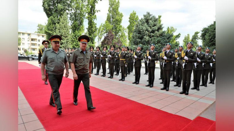 'O`zbekiston va Belarus Bosh shtab boshliqlari ikki tomonlama hamkorlik istiqbollarini muhokama qildi'ning rasmi