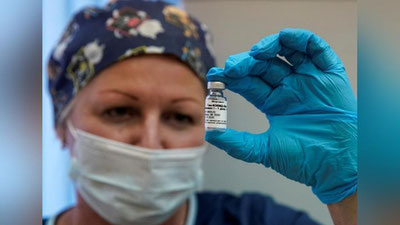 'Rossiya davlat tashkilotlari xodimlari koronavirus sinovida qatnashishga majbur qilingan'ning rasmi