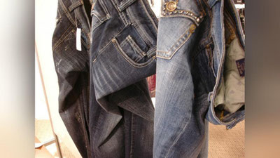 Изрображение 'В СЕТИ ВЫСМЕЯЛИ ДЖИНСЫ ЗА $425 С ПРИНТОМ В ВИДЕ ГРЯЗИ (ФОТО)'