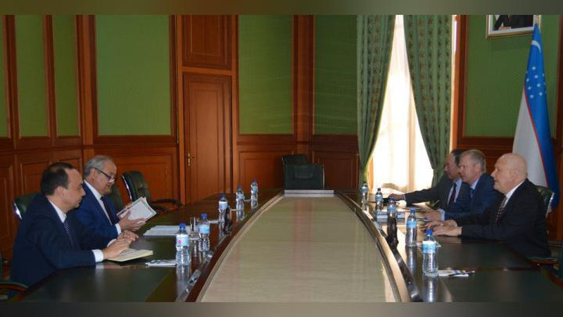 Изрображение 'ГЛАВА МИД ВСТРЕТИЛСЯ С АВТОРОМ КНИГИ "НОВОЕ ЛИЦО УЗБЕКИСТАНА"'