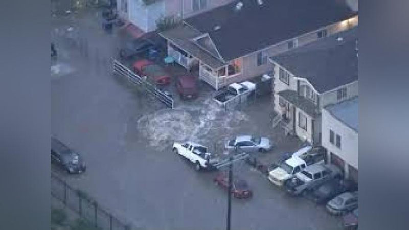 'Los-Anjelesda toshqin kelib chiqdi 'ning rasmi