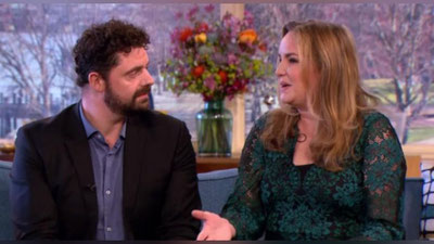 'Дарбадар ва уйсиз йигит адибани севиб қолди ва ўз ҳаётини тубдан ўзгартирди 'ning rasmi