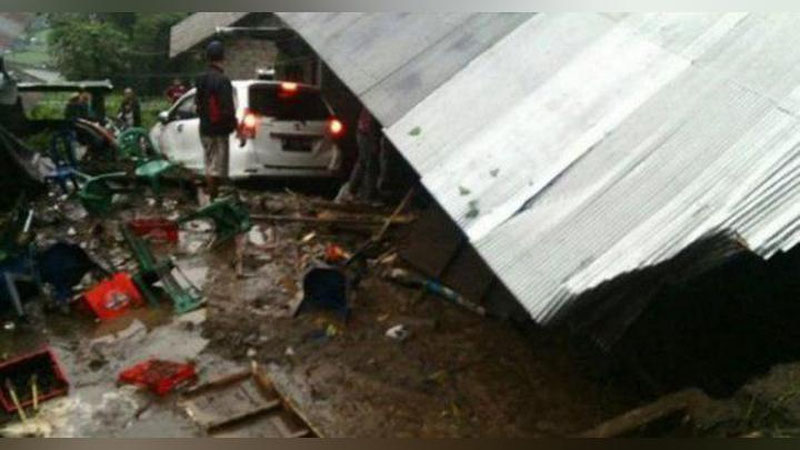 'Balida kuchli yomg`irdan keyin er siljishi oqibatida 12 kishi halok bo`ldi'ning rasmi