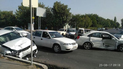 Изрображение 'ПОСЛЕДСТВИЯ УТРЕННЕГО ДТП НА ЮНУСАБАДЕ (ФОТО) '