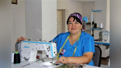 'Harbiy okrug qo`mondoni to`qqiz nafar ayolni ish bilan ta`minlagan tadbirkorga yordam berdi'ning rasmi