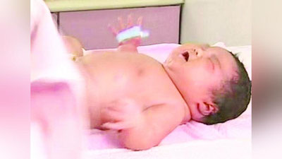 'ENG KATTA ChAQALOQ XITOYDA TUG`ILDI'ning rasmi