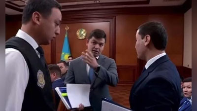 Изрображение 'Чиновника акимата Шымкента задержали прямо во время заседания (видео)'