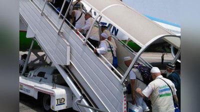 '​O`zbekistonlik ziyoratchilarning dastlabki guruhi umra ziyoratiga jo`nab ketdi 'ning rasmi