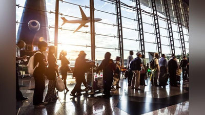 'AQSh sayohatchilarni mamlakatga kirishlari uchun qoidalarni o`zgartirdi'ning rasmi