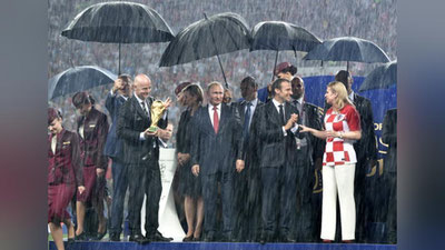 'JCh-2018 finalidan yorqin suratlar: yomg`ir, ko`z yoshlar va kubok'ning rasmi