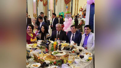 '​Бунёдбек Саидов ўғлининг суннат тўйида хизмат қилган ҳамкасбларига миннатдорчилик билдирди(Фото)'ning rasmi