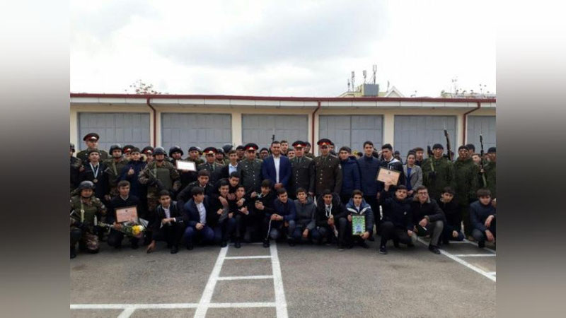 'Toshkentda o`quvchi yoshlar uchun harbiy qismlardan birida bayram tadbiri o`tkazildi'ning rasmi