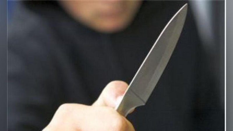 'Toshkent viloyatida ayol kishini pichoqlagan maktab o`quvchisi qo`lga olindi 'ning rasmi