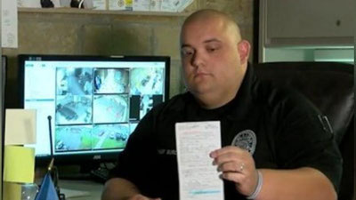 '​АҚШ полицияси раҳбари тезликни оширганлиги учун ўзини жаримага тортди'ning rasmi