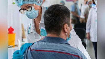 'Ўзбекистонда коронавирусга қарши қўлланилган жами вакциналар сони 54,6 миллион дозадан ошди'ning rasmi