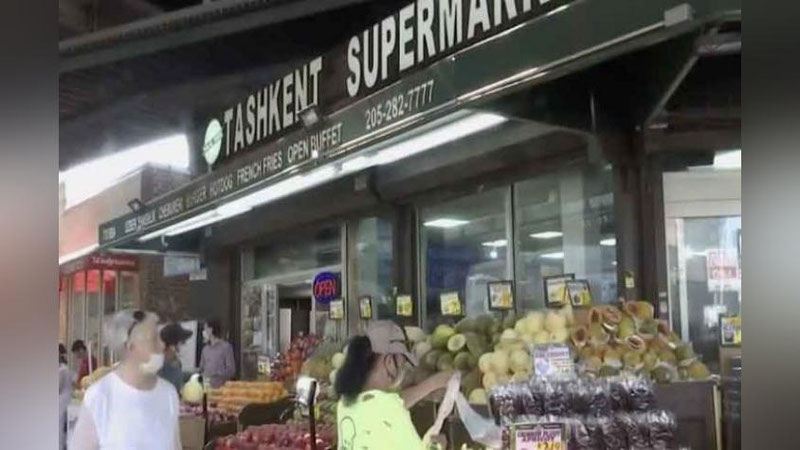 Изрображение 'Жители Нью-Йорка пожаловались властям на продавцов супермаркета “Ташкент”'