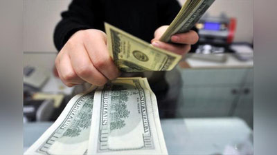 'O`zbekiston aholisi tomonidan banklarga 10 oy ichida o`tgan yilga nisbatan 25 foiz ko`p dollar sotildi'ning rasmi