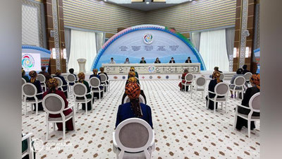 'Markaziy Osiyo etakchi ayollari mintaqada  xotin-qizlar huquq va imkoniyatlarini kengaytirish masalalarini muhokama qilishmoqda'ning rasmi