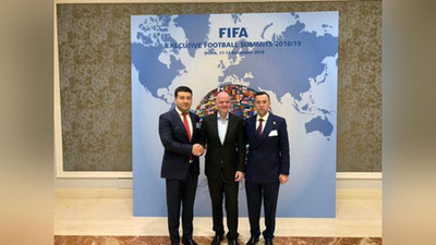 'Umid Ahmadjonov Dohada bo`lib o`tayotgan FIFA sammitida qatnashmoqda'ning rasmi