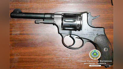 Изрображение 'СОТРУДНИКИ ГУВД ЗАДЕРЖАЛИ ЖЕНЩИНУ ПРИ ПОПЫТКЕ ПРОДАТЬ НАГАН'