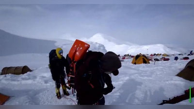 'Xitoylik alpinist “Zamin toji”ni ishg`ol etdi (Video)'ning rasmi