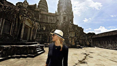 '​Amerikalik qiz qisqa muddatda dunyo mamlakatlarini aylanib chiqqan ilk ayol bo`ldi'ning rasmi