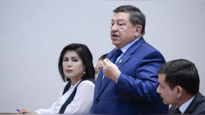 'Oilaviy tadbirlarda ikki nafardan ortiq xonandaning (guruhning) xizmat ko`rsatishiga yo`l qo`yilmaydi'ning rasmi