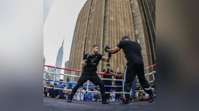 Изрображение 'Исроил Мадримов провел подготовку к бою на улице Нью-Йорка (фото)'