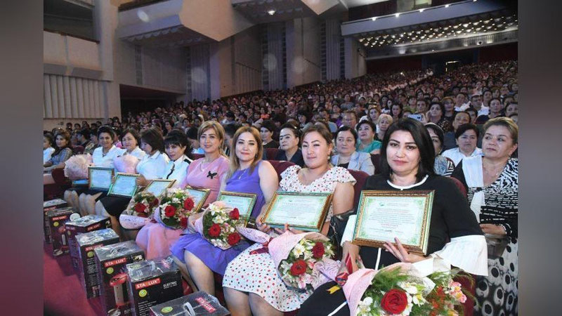 Изрображение 'В ТАШКЕНТЕ НАГРАДИЛИ ЛУЧШИХ МЕДСЕСТЕР (ФОТО)'