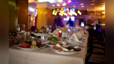 'Davlat sanitar vrachi Qashqadaryodagi to`yda aslida necha kishi zaharlangani haqida ma`lumot berdi'ning rasmi