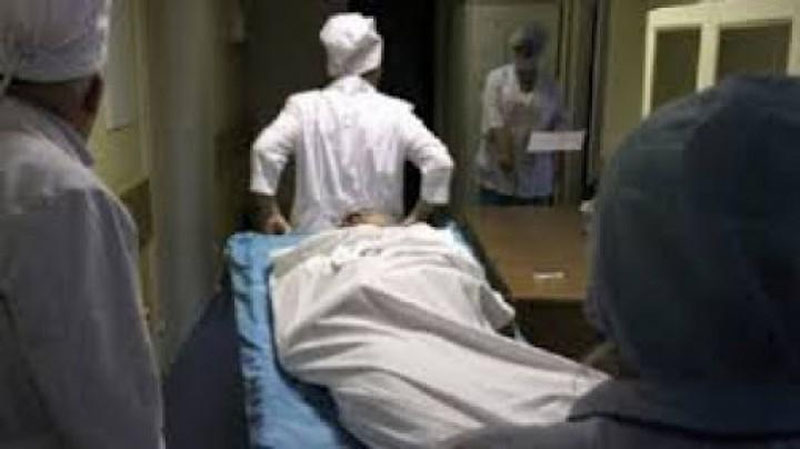 'Ko`krak qismidan o`q egan, bosh miyasi ochiq jarohatlangan, oyog`i singan... Nukusdagi namoyishlar chog`ida jarohatlangan xizmatdagi xodimlar ahvoli haqida ma`lumot berildi'ning rasmi