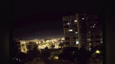 'IIBB Toshkentda kuchli shamoldan fuqarolar o`zlarini va mashinalarini ehtiyot qilishlarini so`ramoqda'ning rasmi