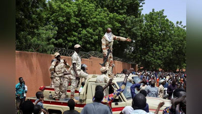 'Nigeriya Senati prezidentning harbiy to`ntarishga qarshi qo`shin yuborish haqidagi iltimosini rad etdi'ning rasmi