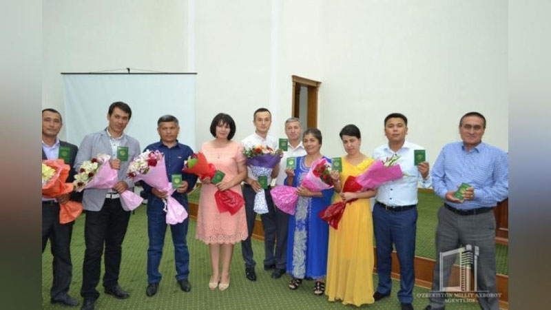 '14 nafar yurtdoshimizga fuqarolik pasportlari topshirildi'ning rasmi