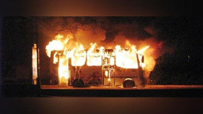 '​Dog`istonda yo`lovchi tashuvchi avtobus yonib ketdi'ning rasmi