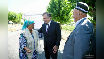 'Prezident fermerlar bilan suhbatlashdi'ning rasmi