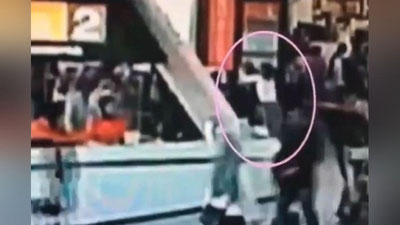 Изрображение 'ОПУБЛИКОВАНО ВИДЕО УБИЙСТВА БРАТА ЛИДЕРА КНДР В АЭРОПОРТУ'