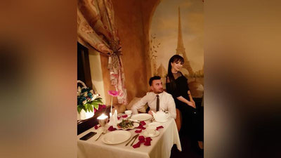 'Шаҳзода ва Мурод илк романтик фотоларини кўрсатишди'ning rasmi